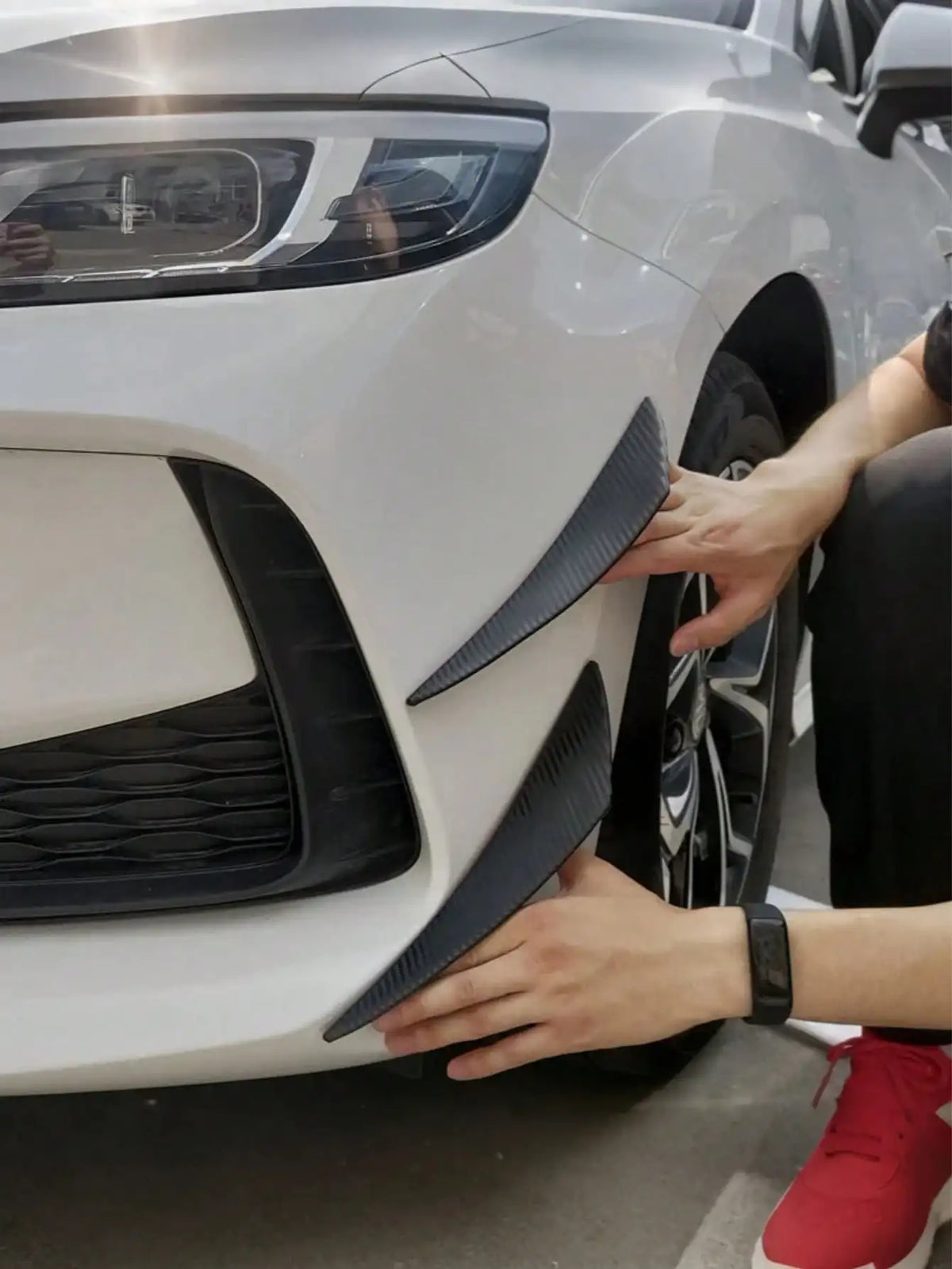 6Pcs Universal Carbon Fiber Car Fan-Style Trim Strips – Scratch-Resistant Rubber Bumper Decoration, Auto Tuning Accessories