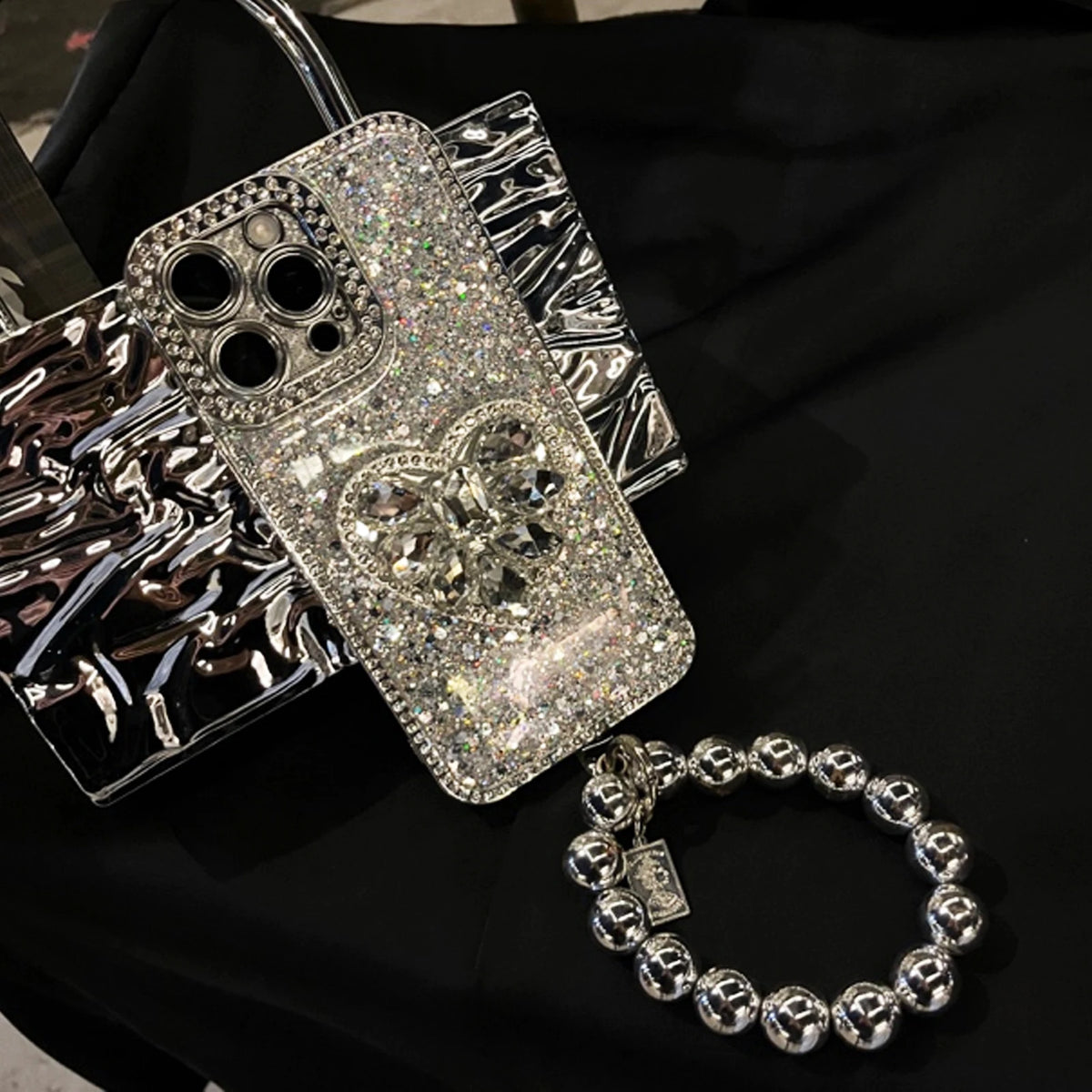 Luxury Rhinestone Heart Phone Case for iPhone 17 Air 16 15 14 13 12 Pro Max 11 with Strap Stand Flash Powder Dispensing Process
