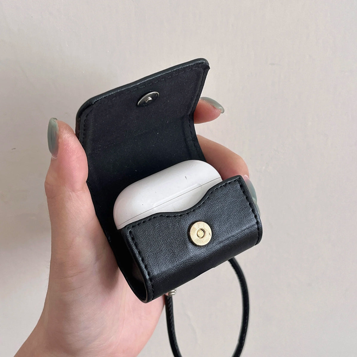Stylish Luxury Metal North Star Faux Leather Shockproof Protective Cover Case For AirPods 1 2 3 4 5 Pro 2 Pro 3 with Lanyard